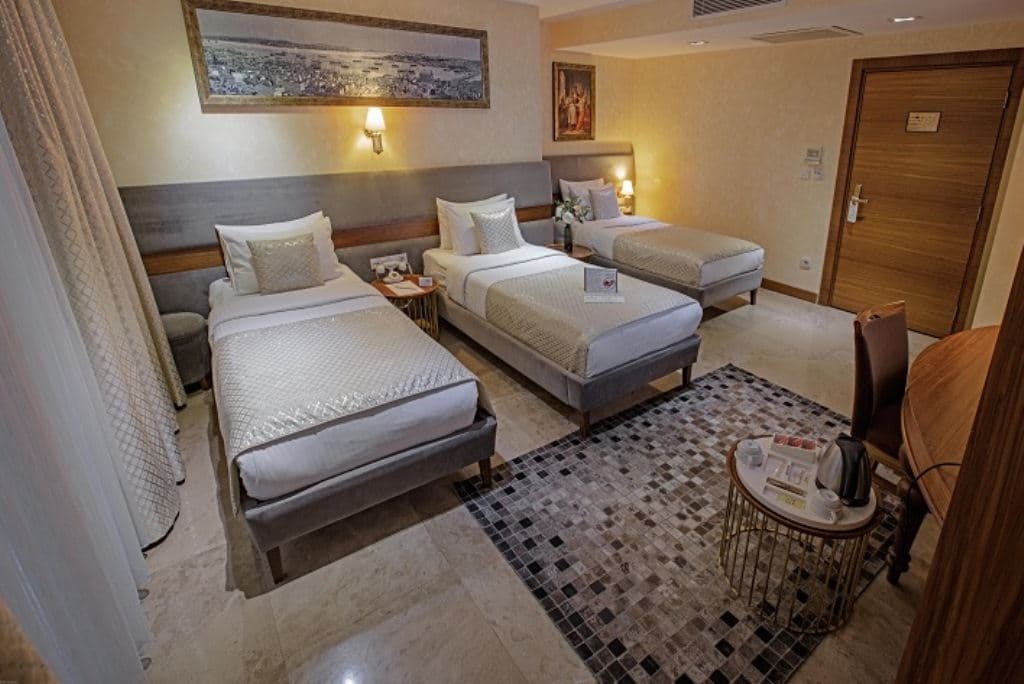 rooms-triple-room