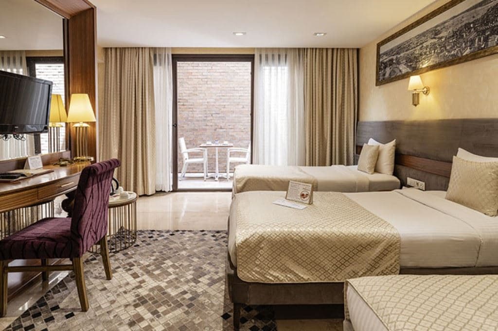rooms-triple-room