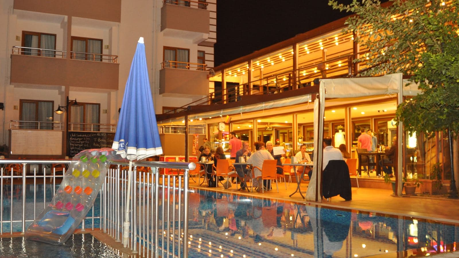 restaurants-restaurant