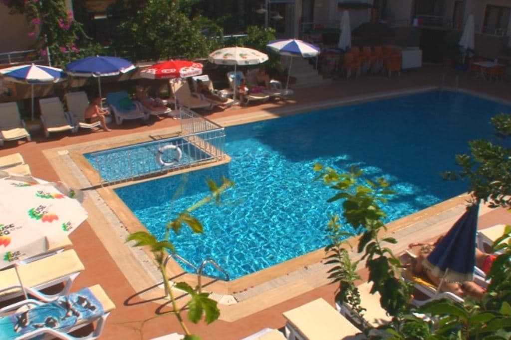 pools-outdoor-pool