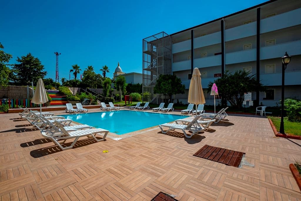 pools-outdoor-pool