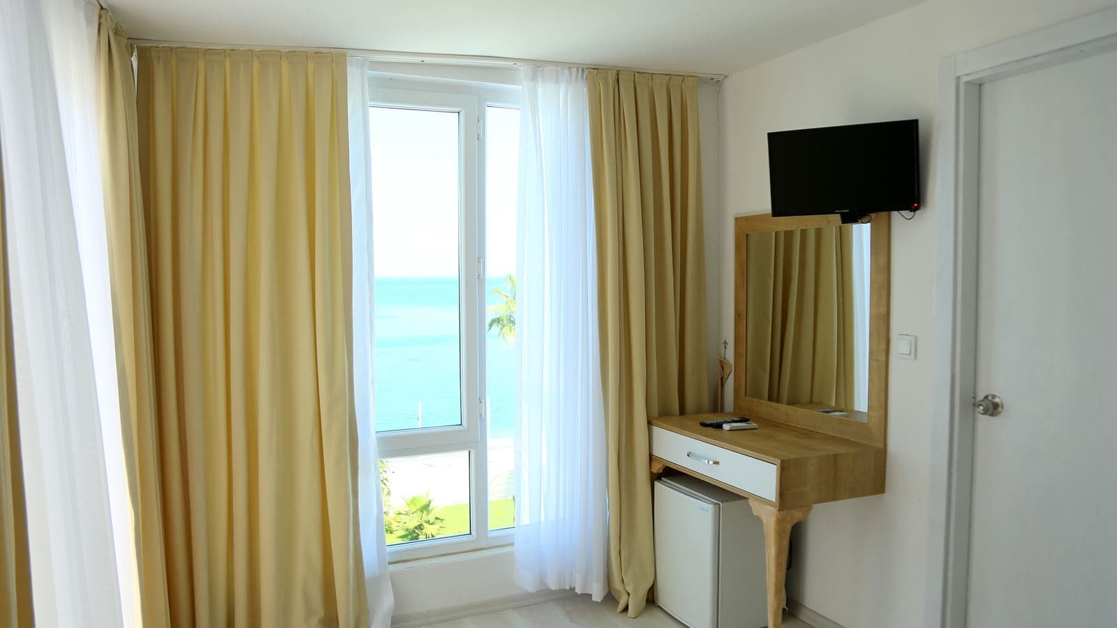 rooms-standard-room