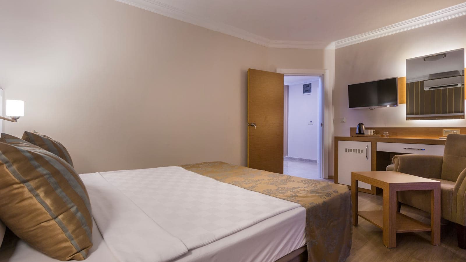 rooms-family-room