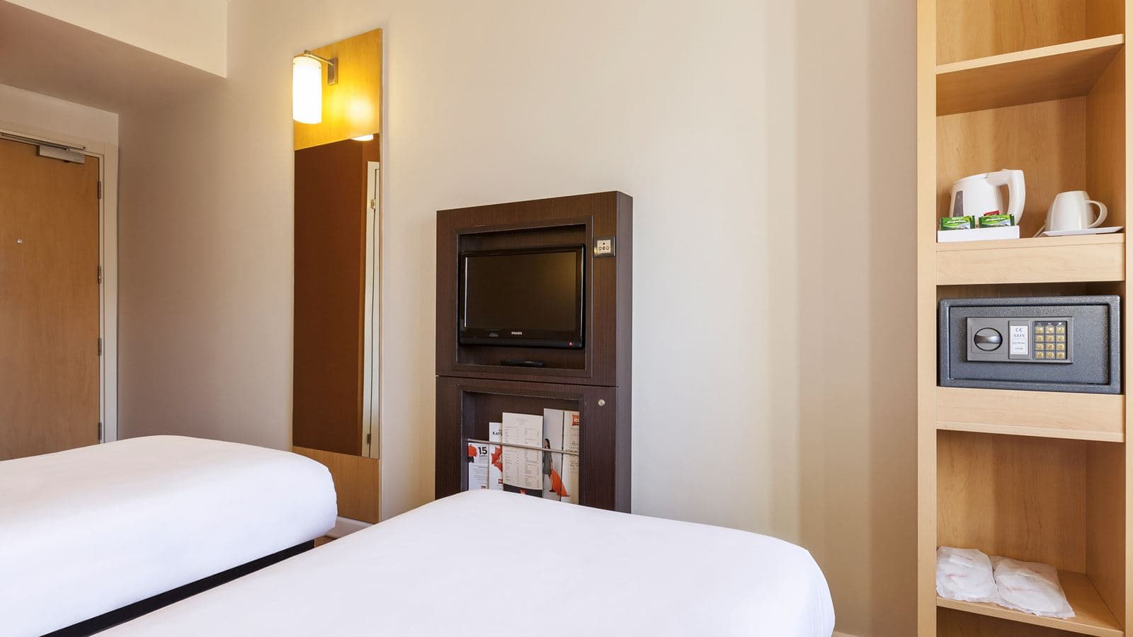 rooms-standard-room