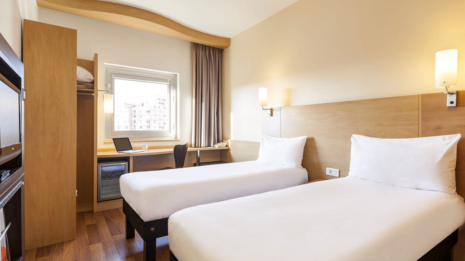 rooms-standard-room