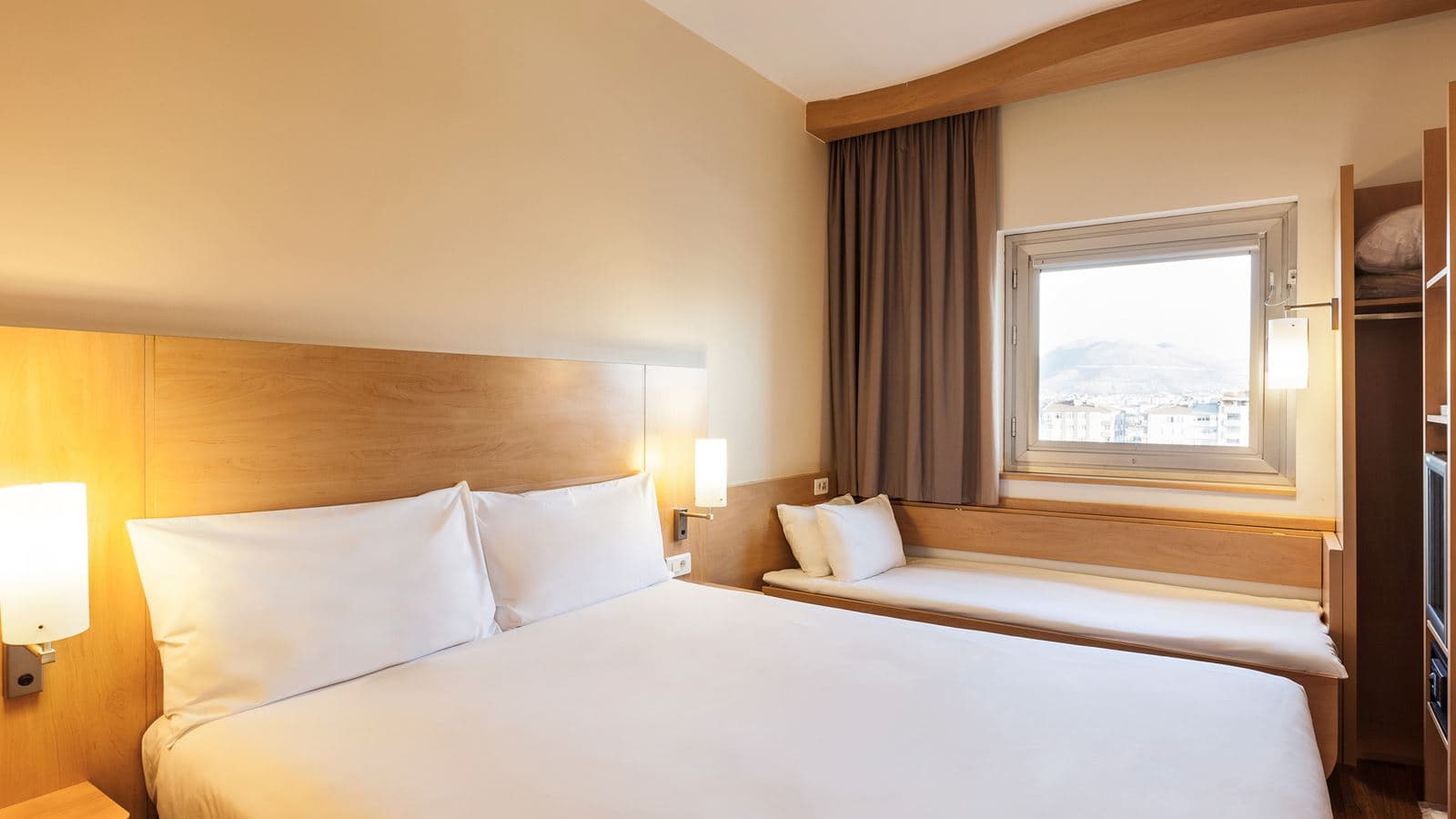 rooms-standard-room
