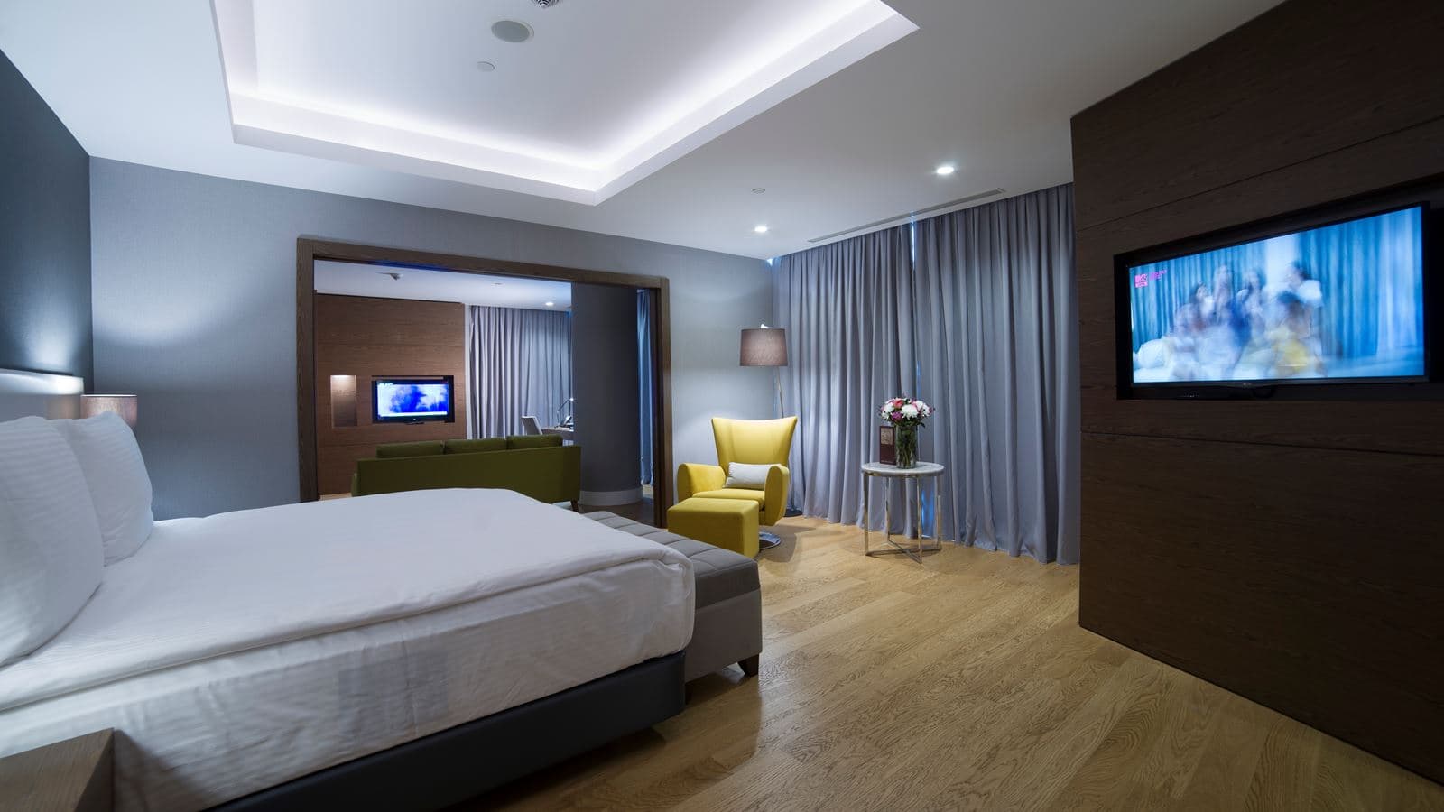 rooms-suite-room
