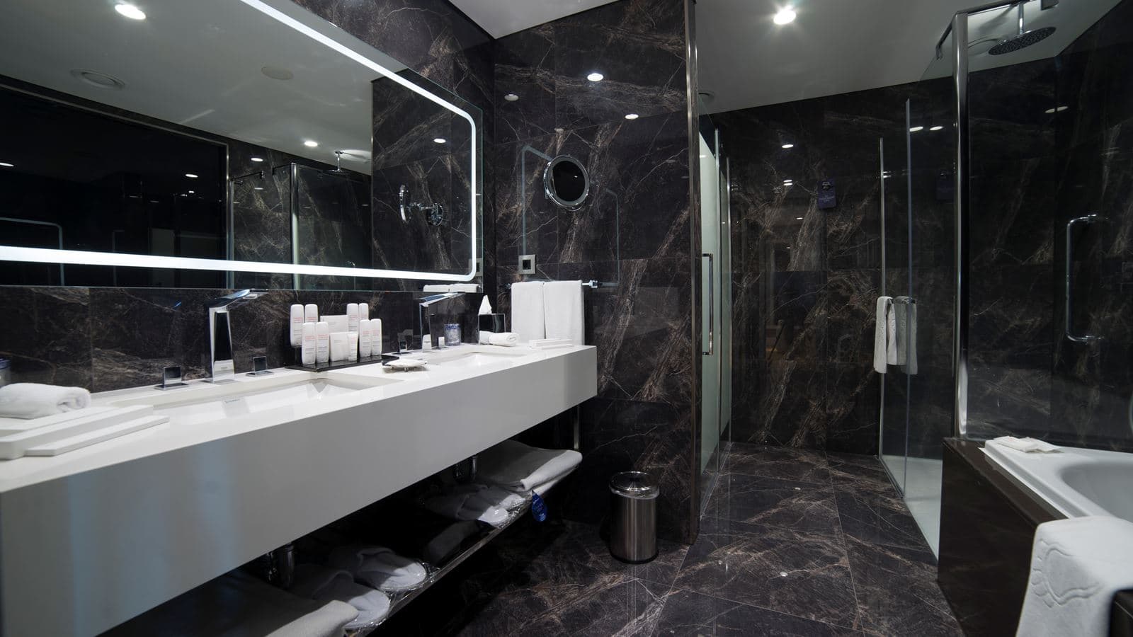 rooms-suite-room