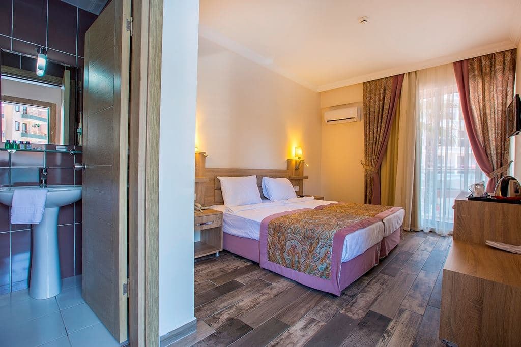 rooms-standard-room-with-balcony