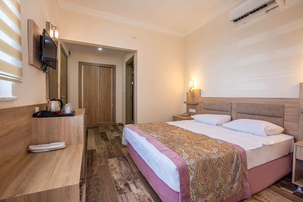 rooms-standard-room-with-balcony
