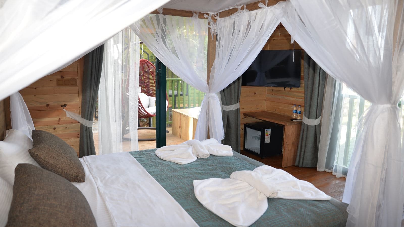 rooms-bungalow-sea-view-with-jacuzzi