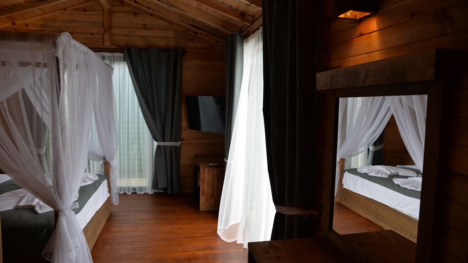 rooms-bungalow-sea-view-with-jacuzzi