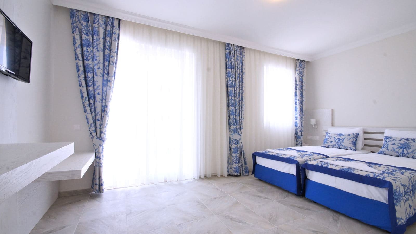 rooms-superior-room-with-balcony