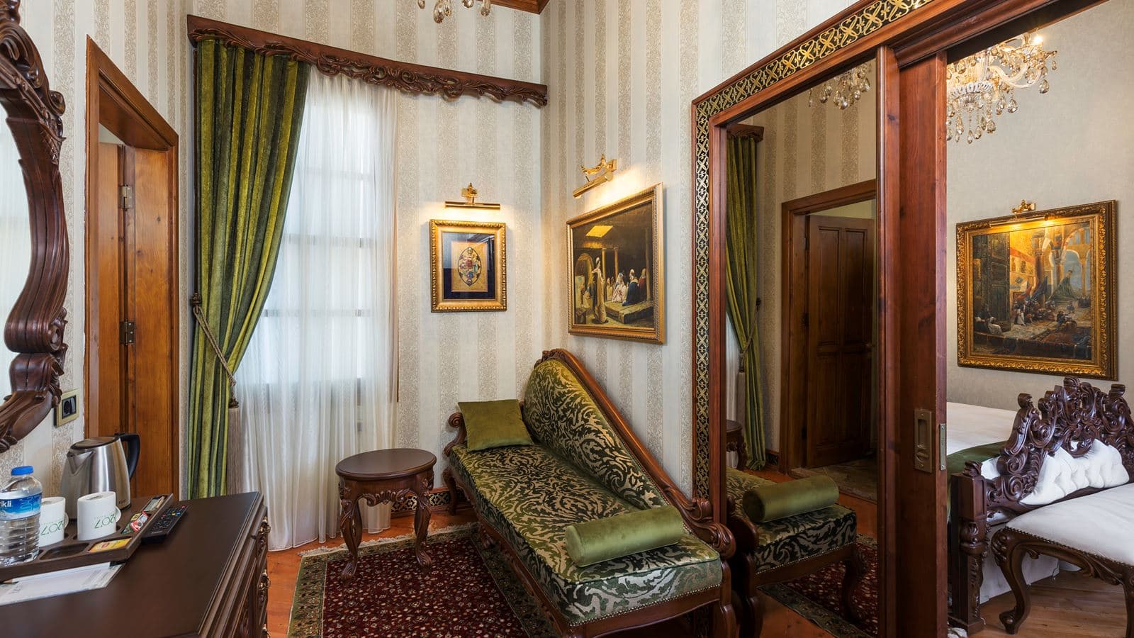 rooms-deluxe-suite