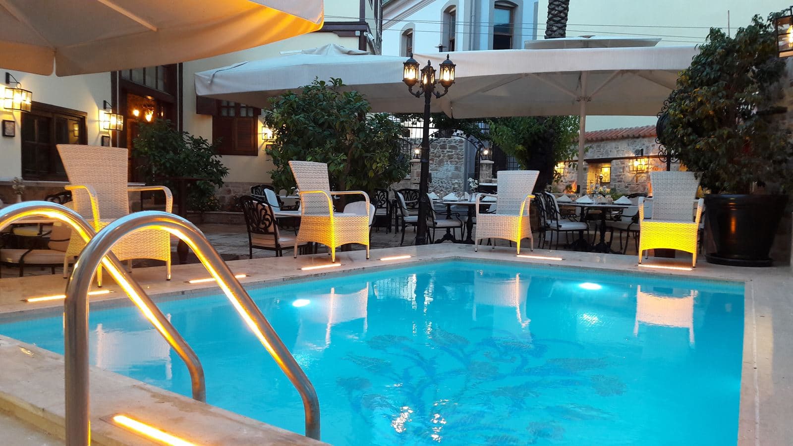 pools-outdoor-pool