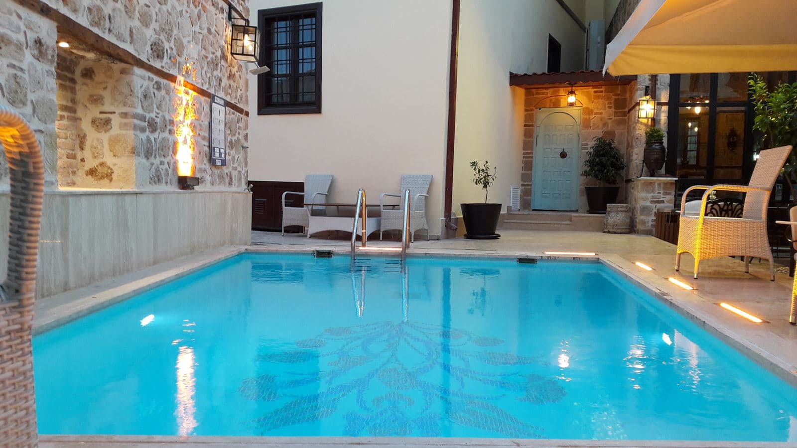 pools-outdoor-pool
