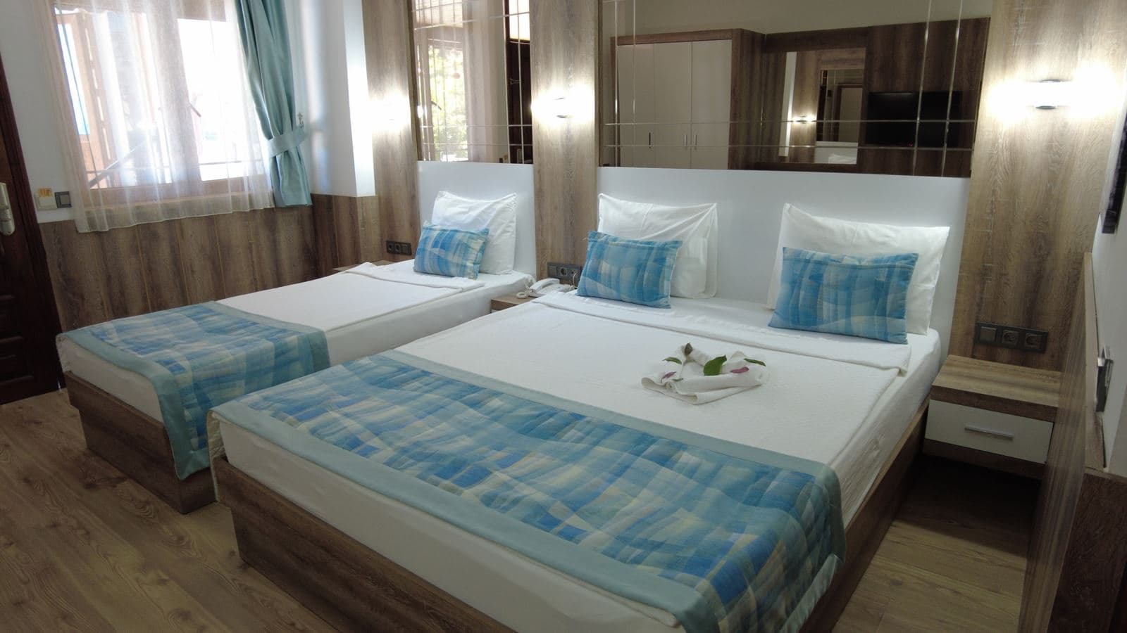 rooms-superior-room