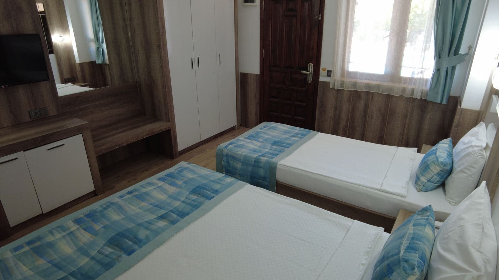 rooms-superior-room
