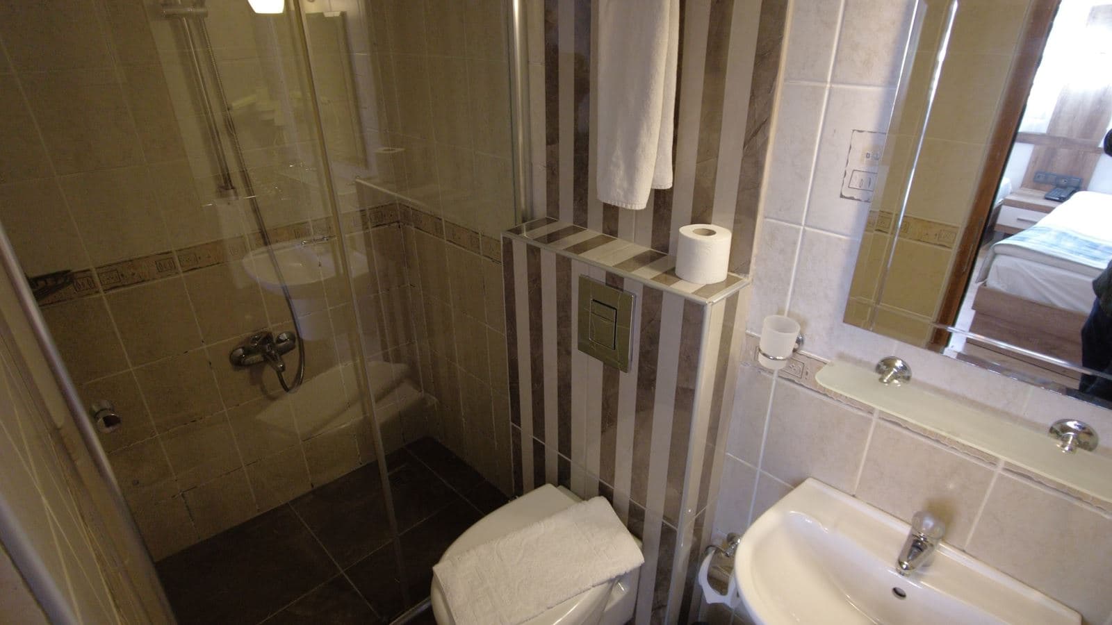 rooms-superior-room