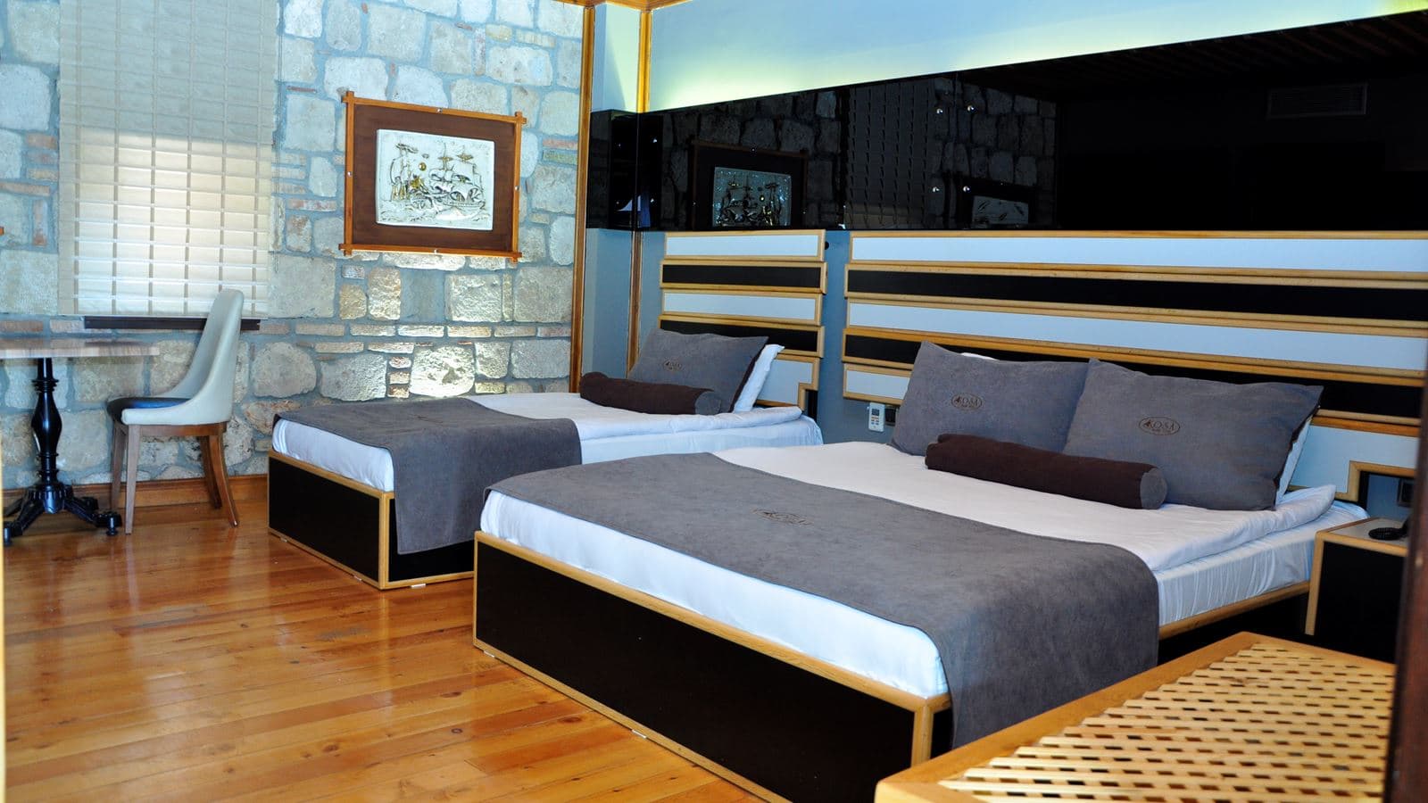 rooms-triple-room
