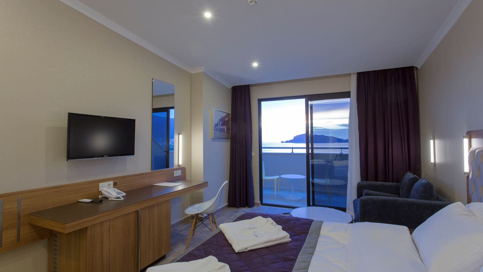 rooms-standard-room-side-sea-view