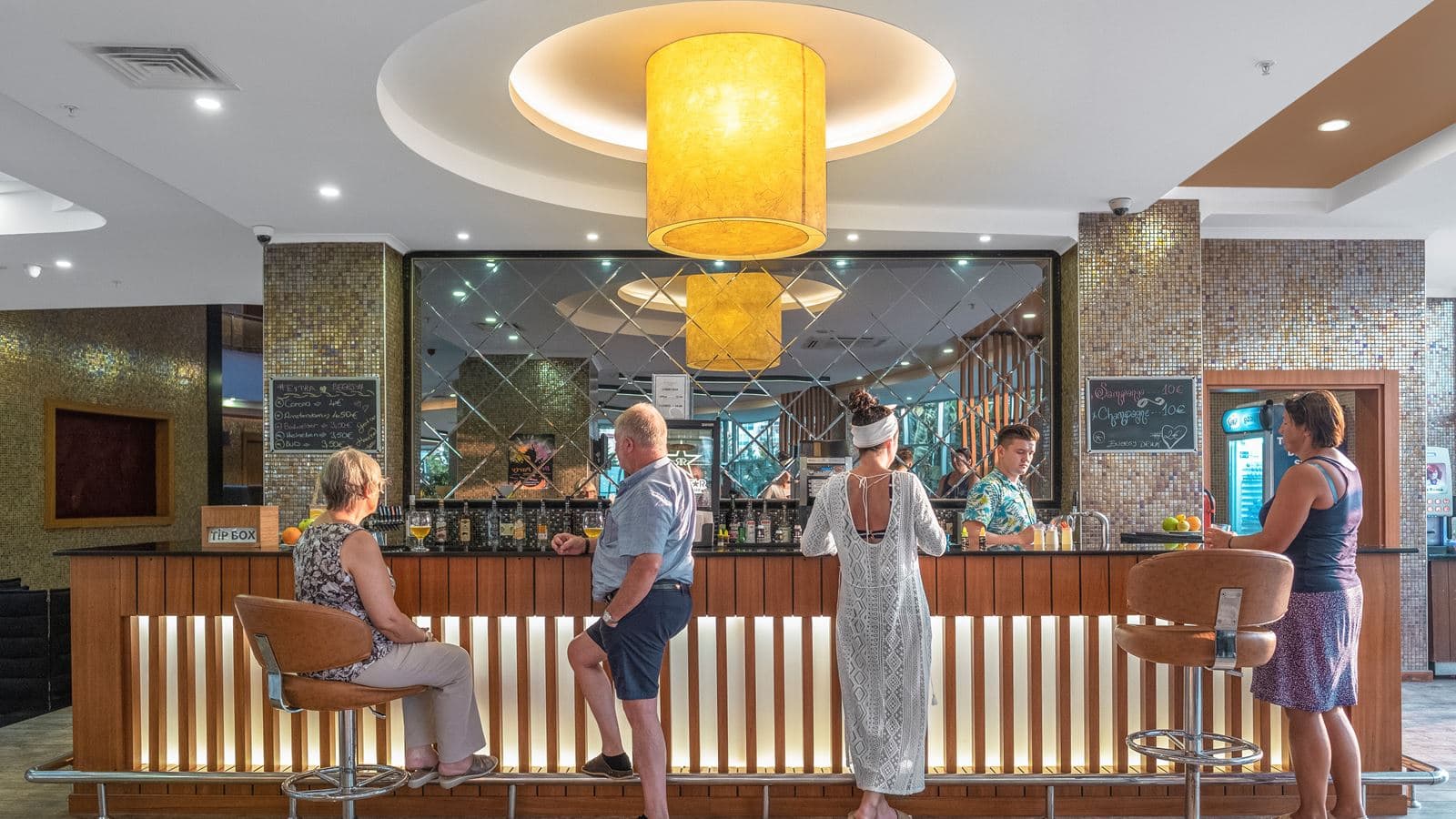 bars-looby-bar