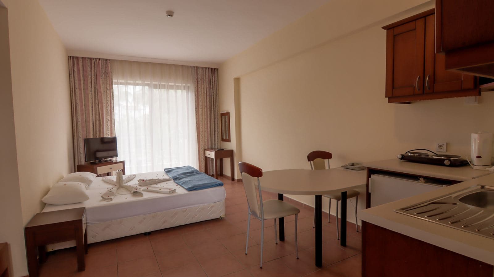 rooms-studio-apartment-room
