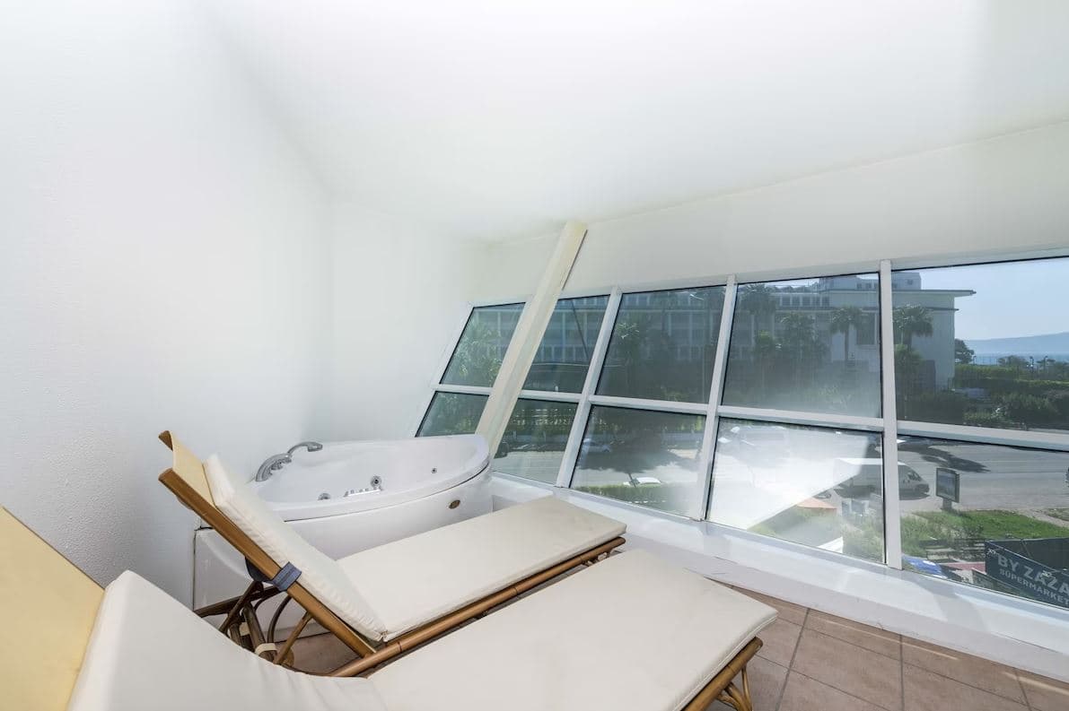 rooms-suit-room