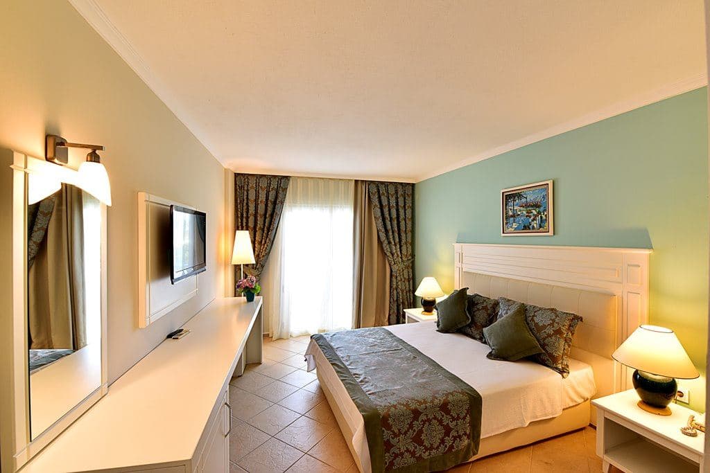 rooms-standard-room-land-view