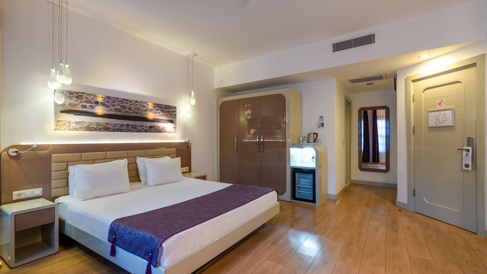 rooms-family-room