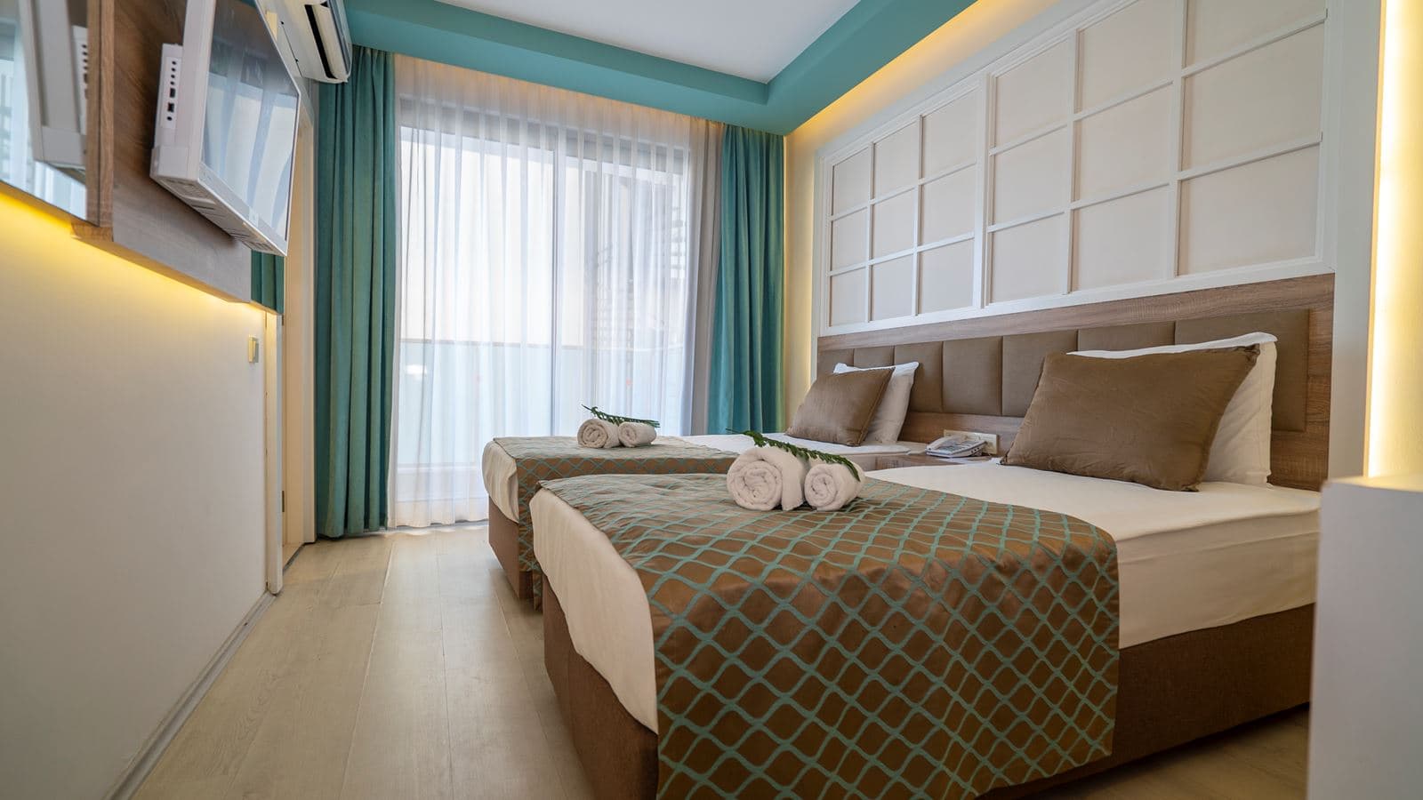 rooms-standard-room-side-sea-view