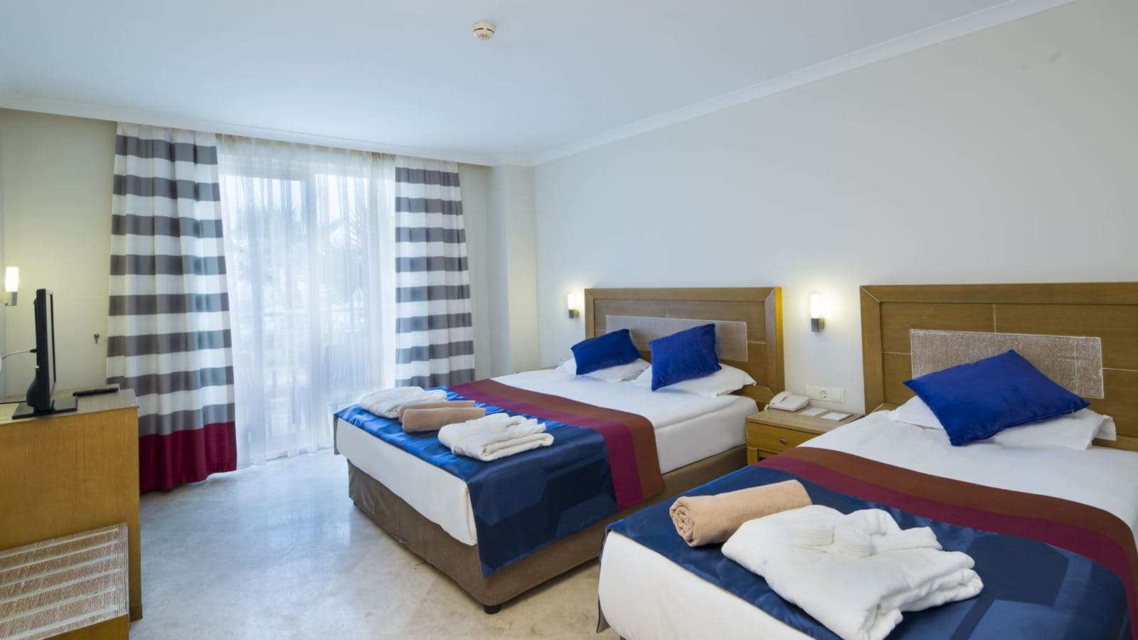 rooms-superior-room