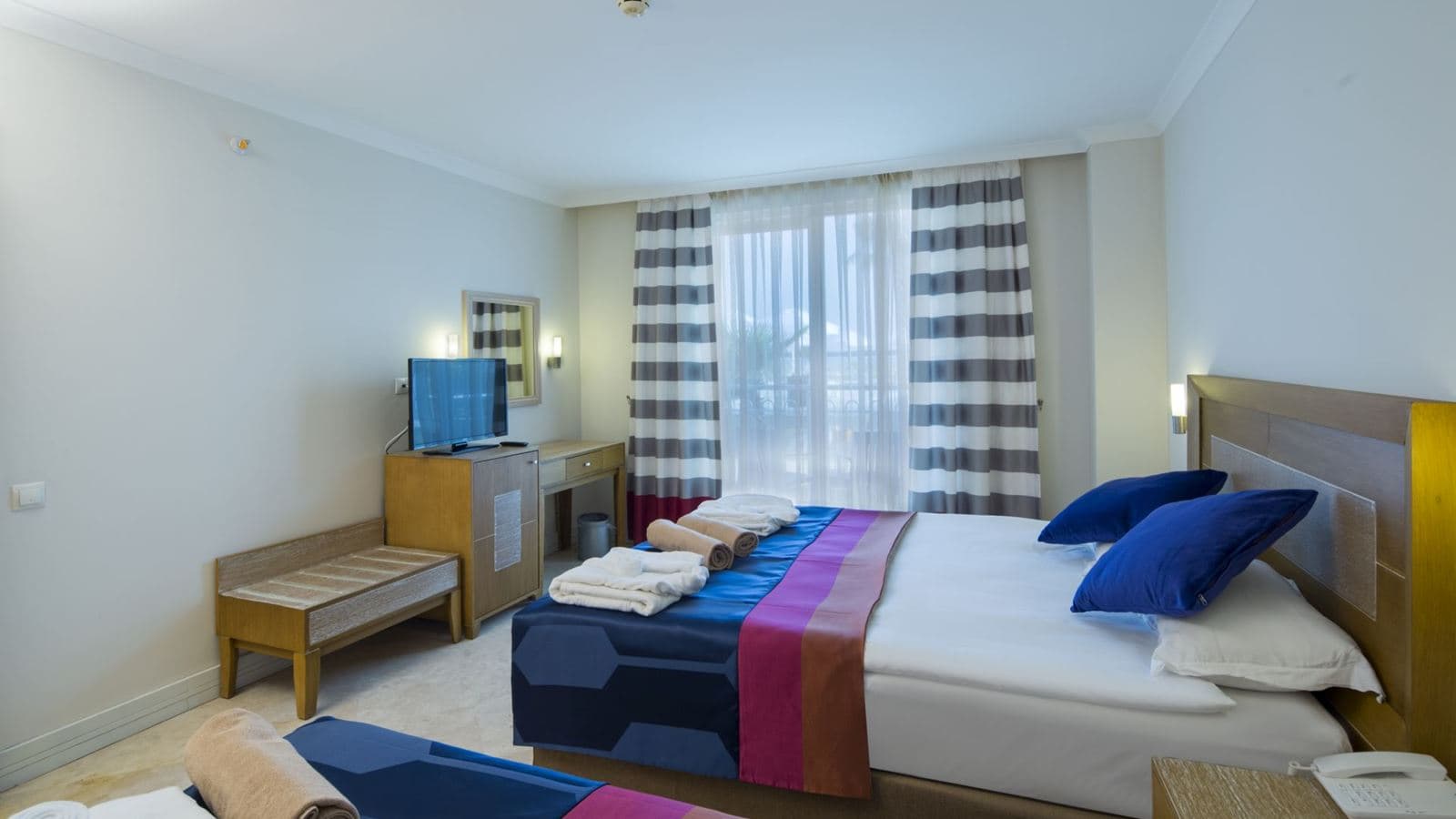 rooms-superior-room