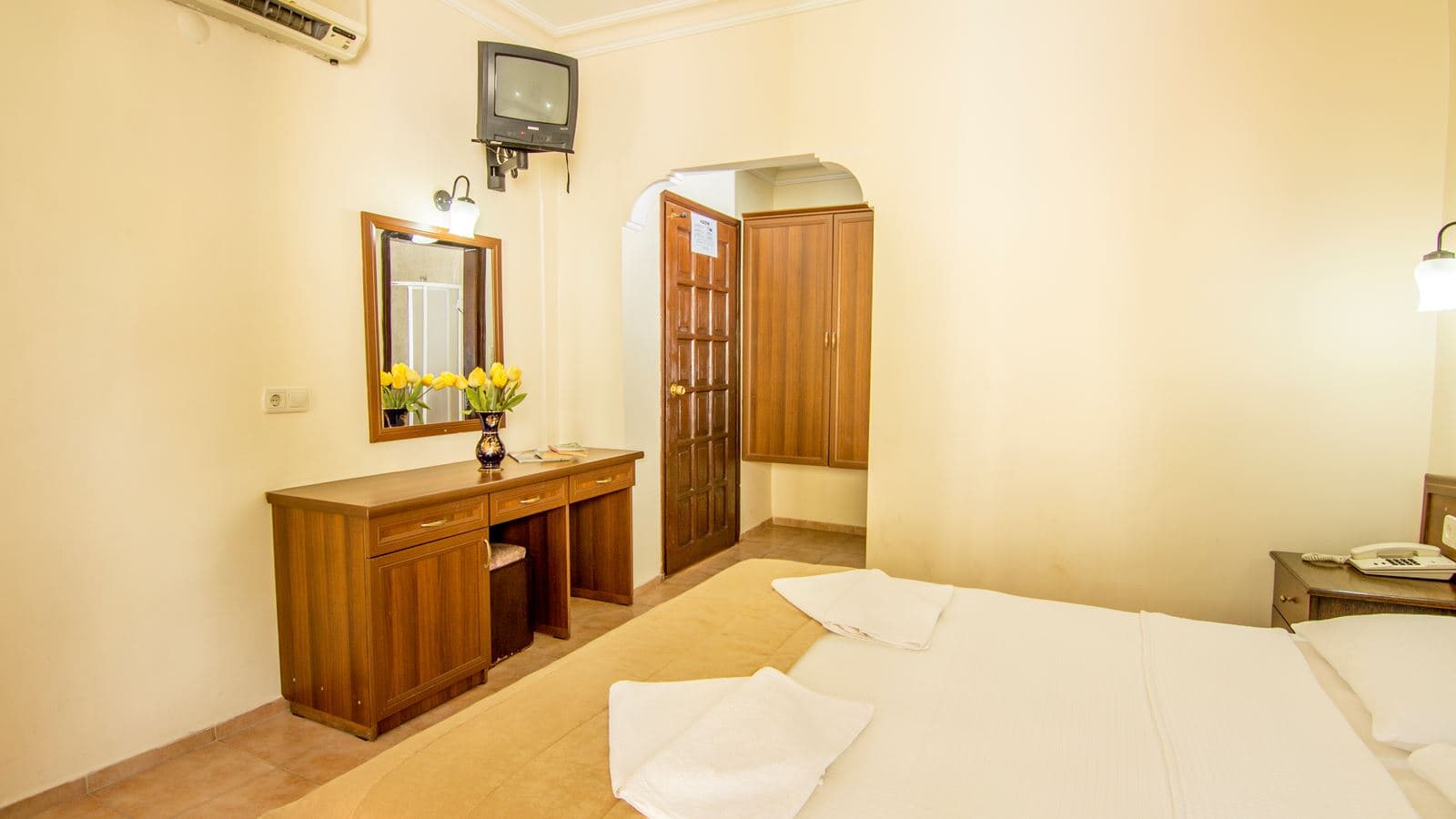 rooms-standard-room