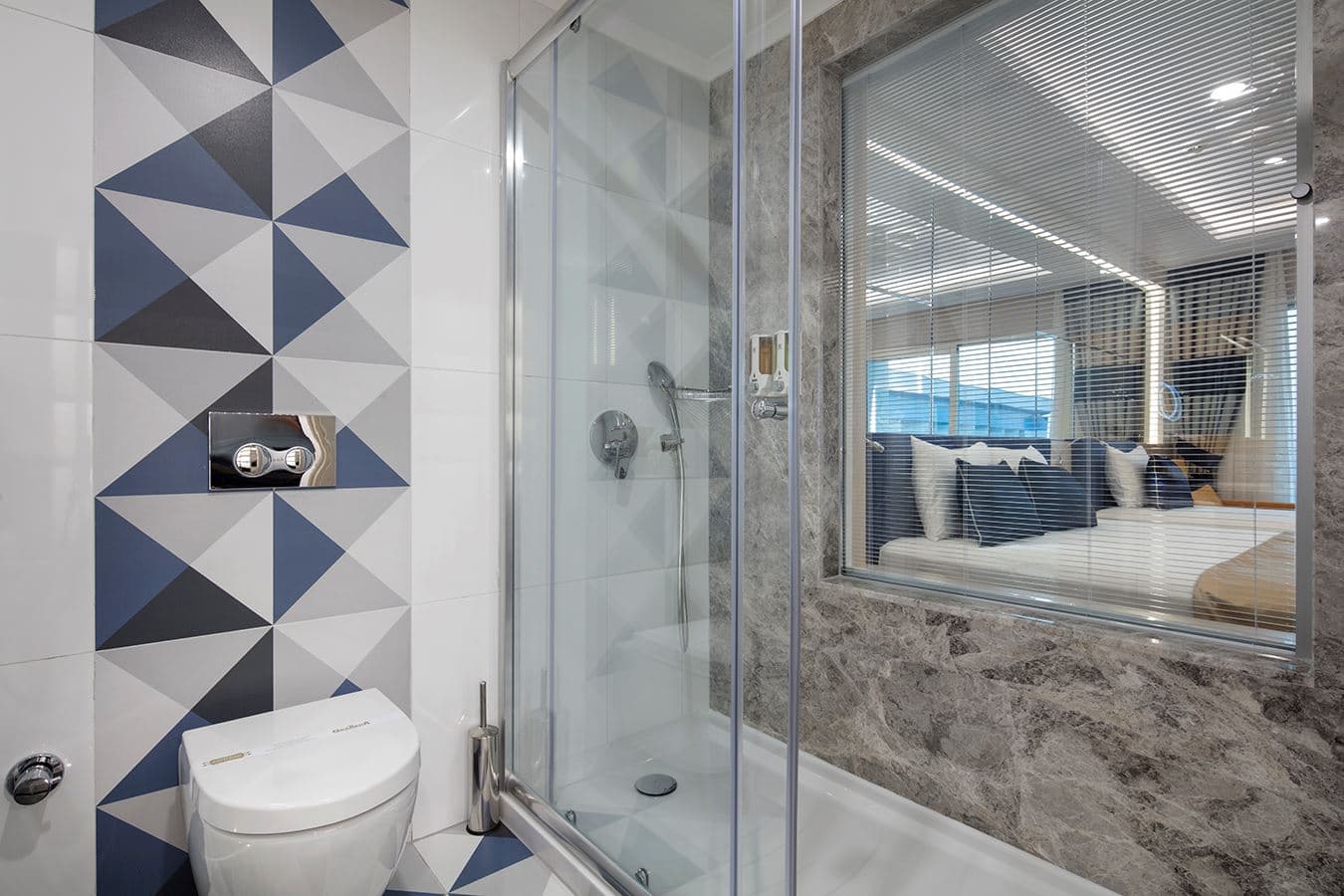 rooms-room-standard-land-view