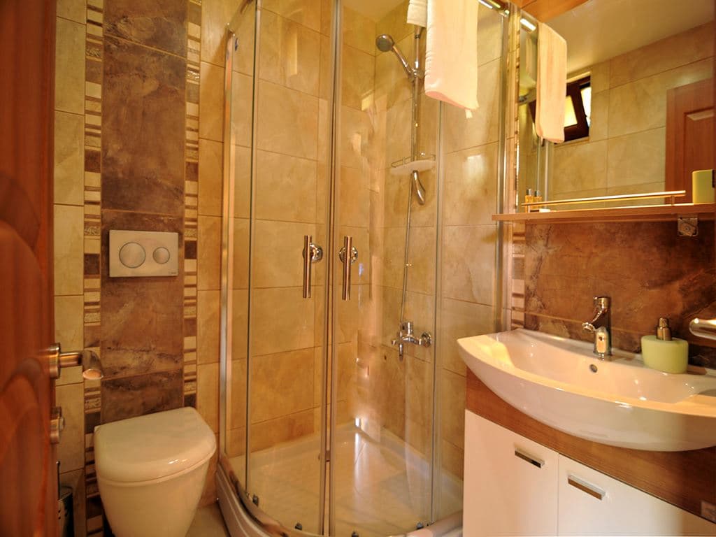 rooms-deluxe-room