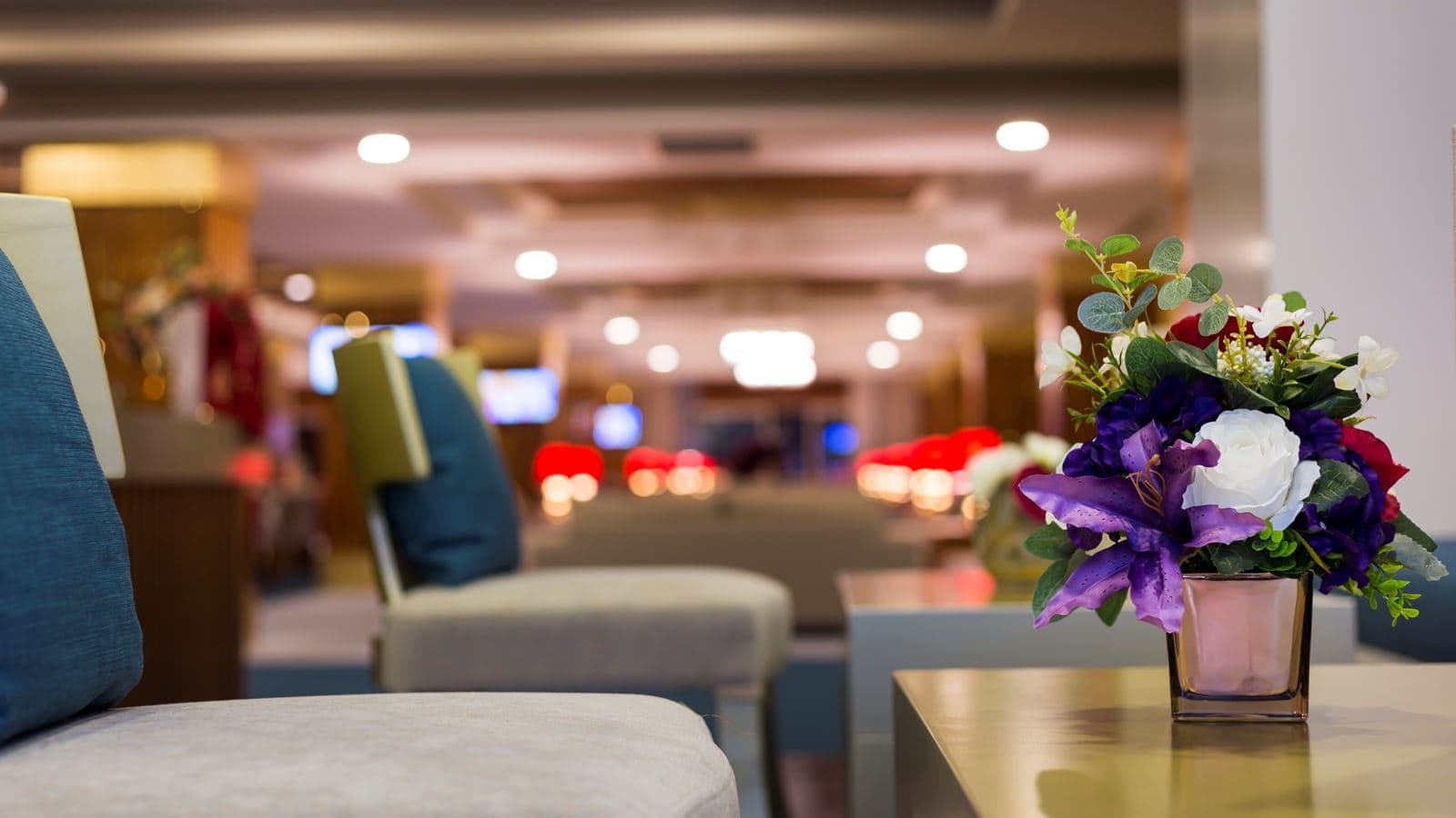 bars-aura-lobby-bar