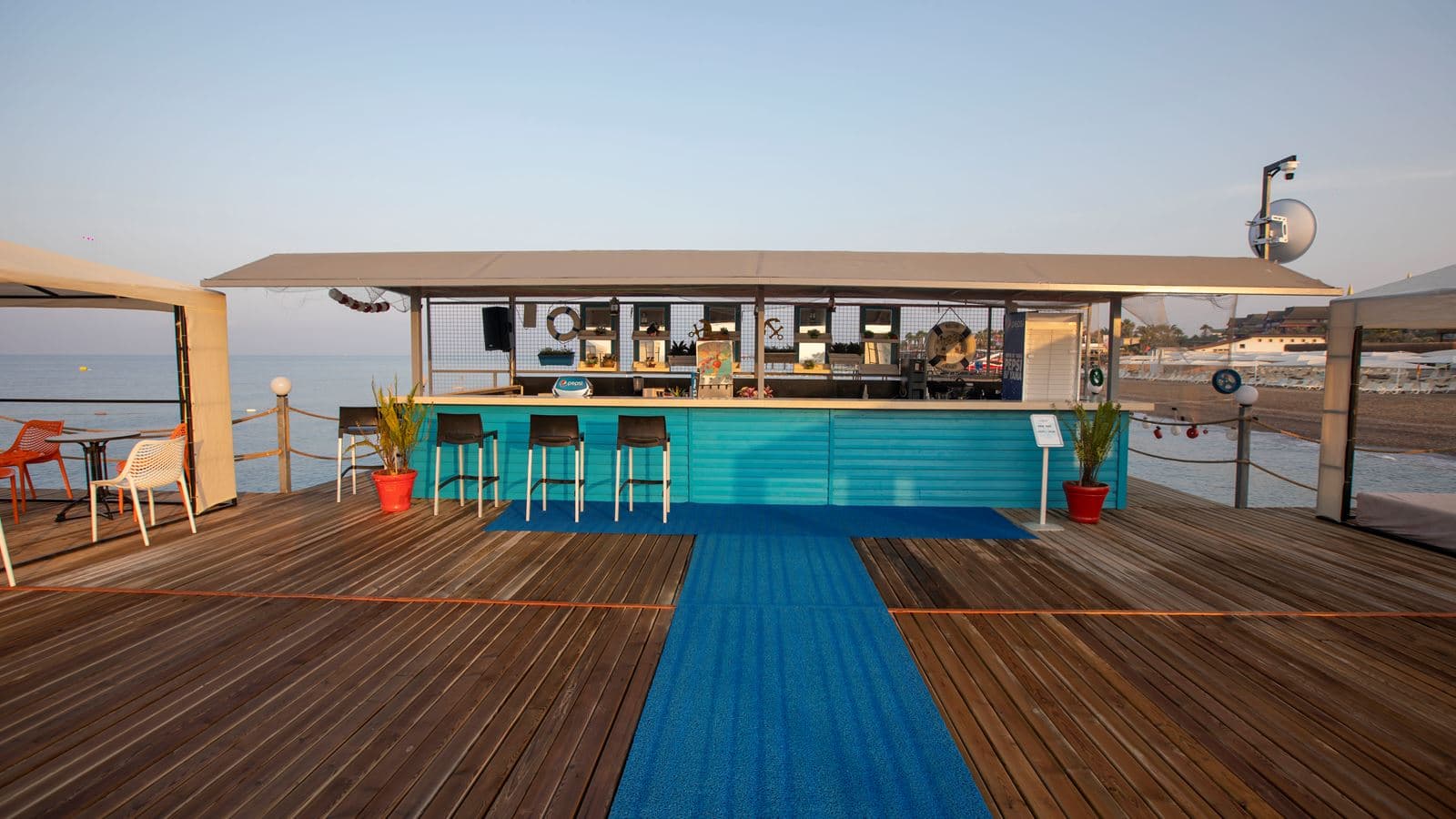 bars-pier-bar