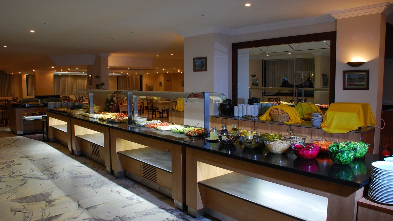 restaurants-restaurant