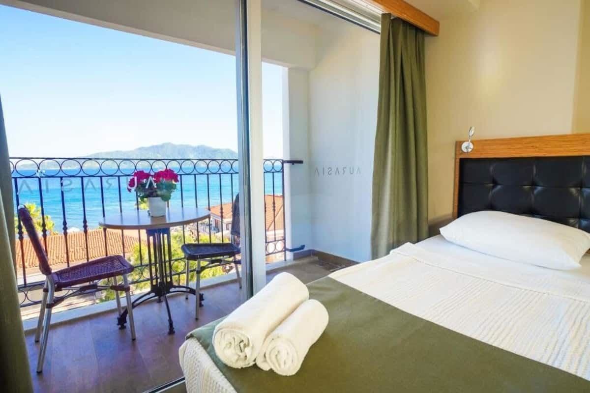 rooms-standard-room-sea-view