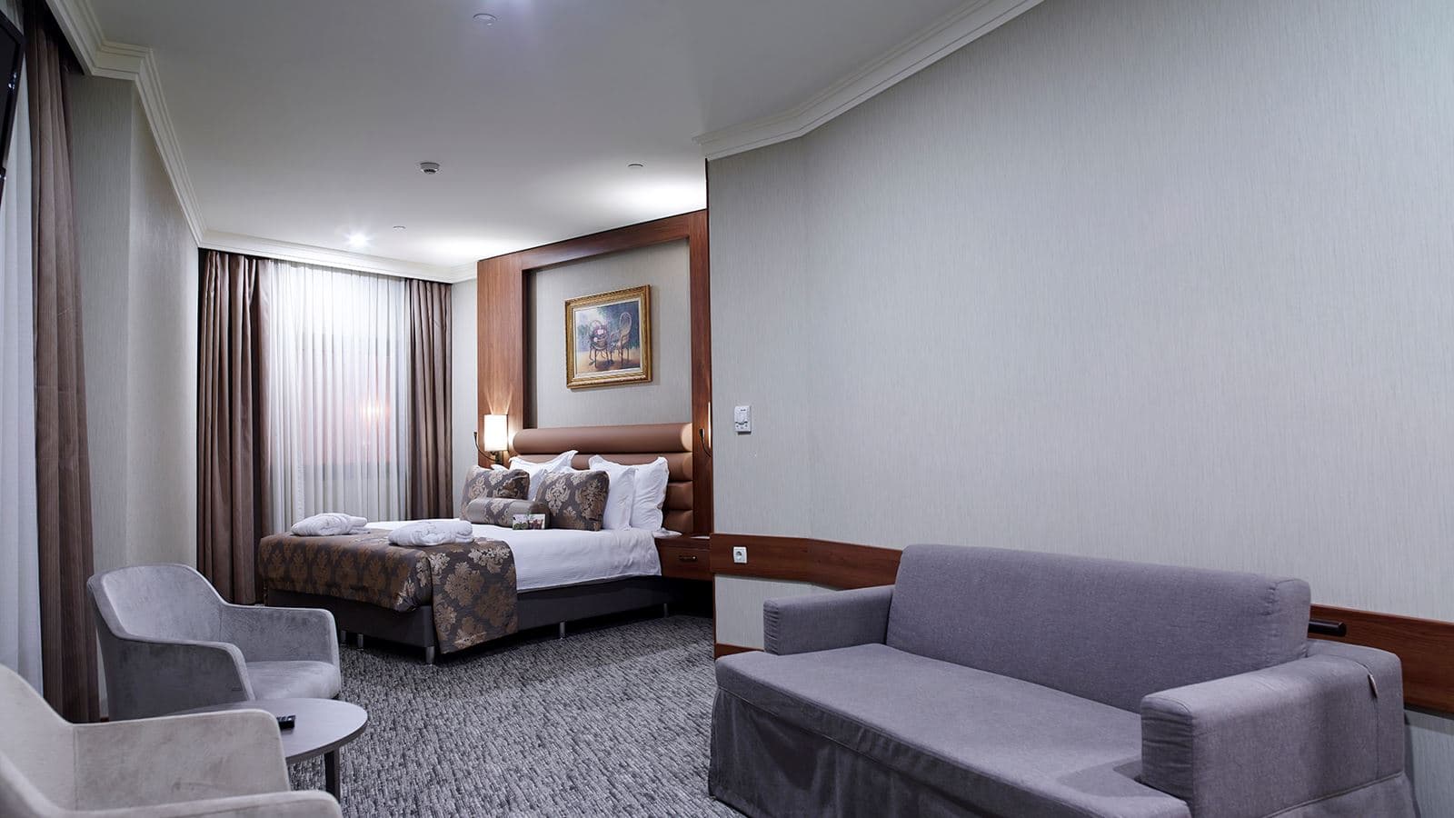 rooms-family-room-connecting-room