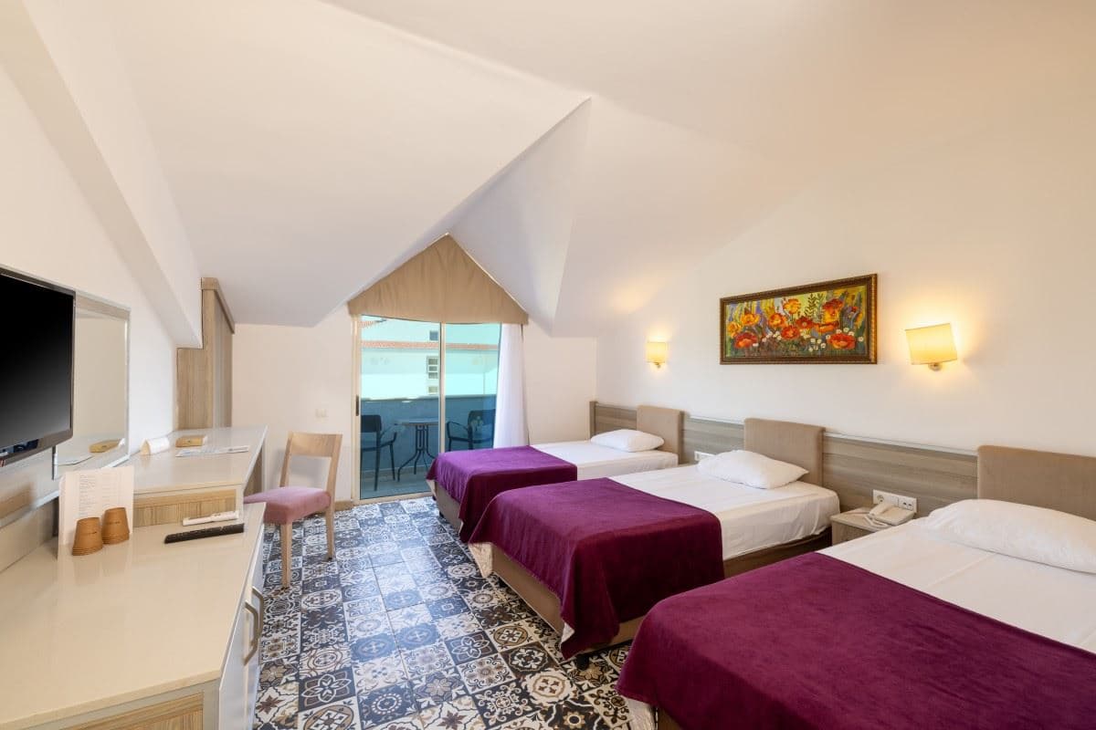 rooms-standard-room-land-view
