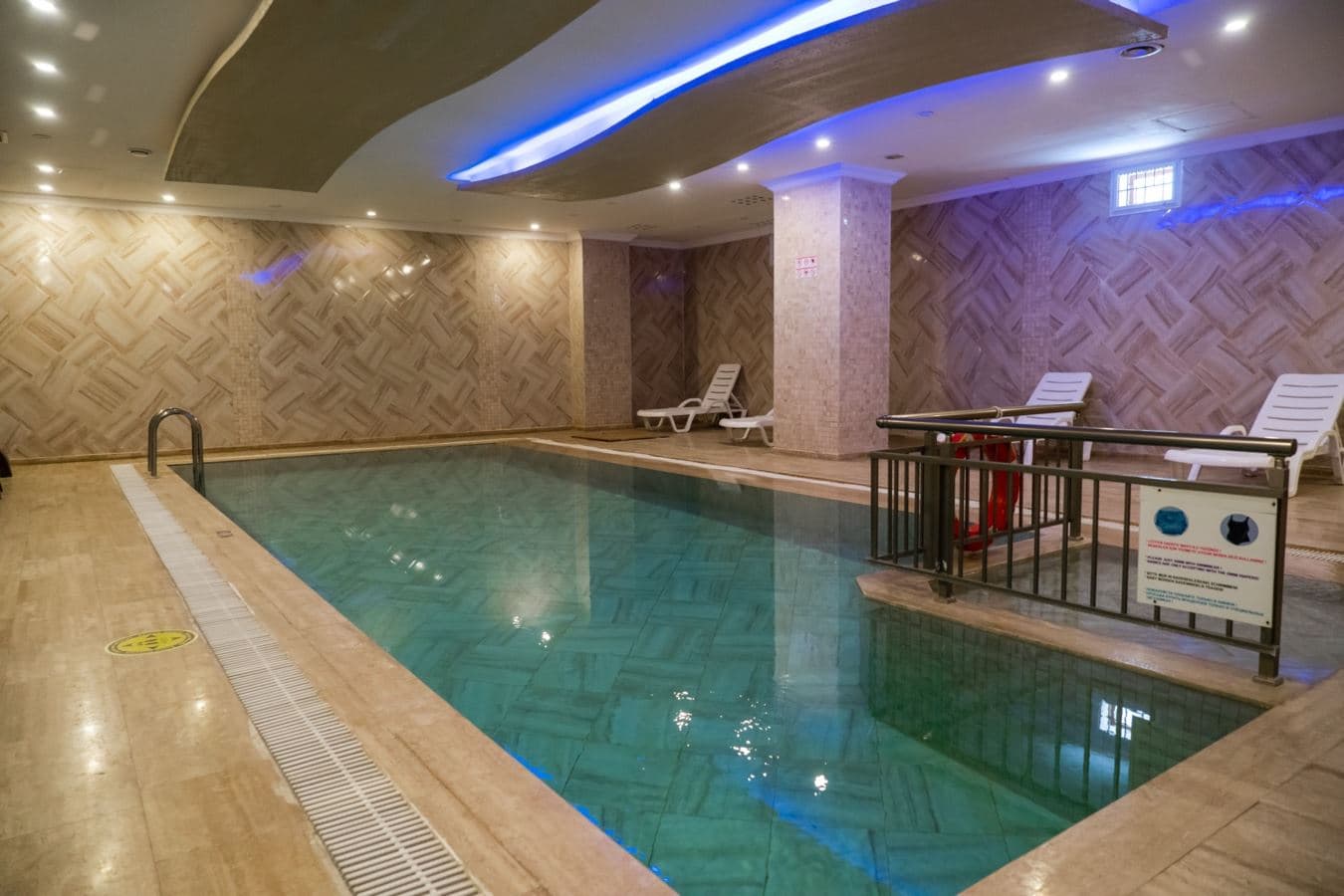 pools-indoor-pool