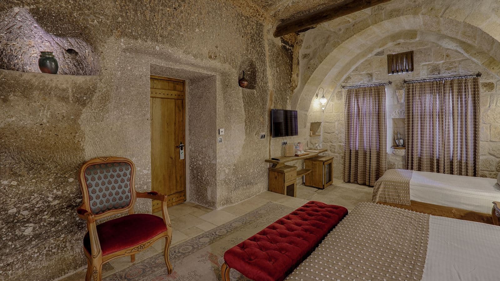 rooms-deluxe-room