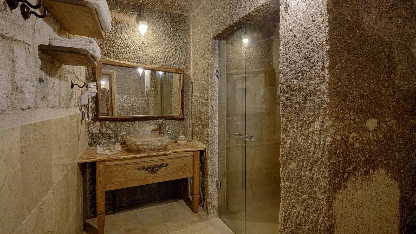 rooms-deluxe-room