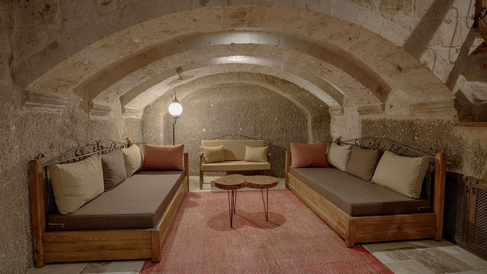 rooms-cave-suite