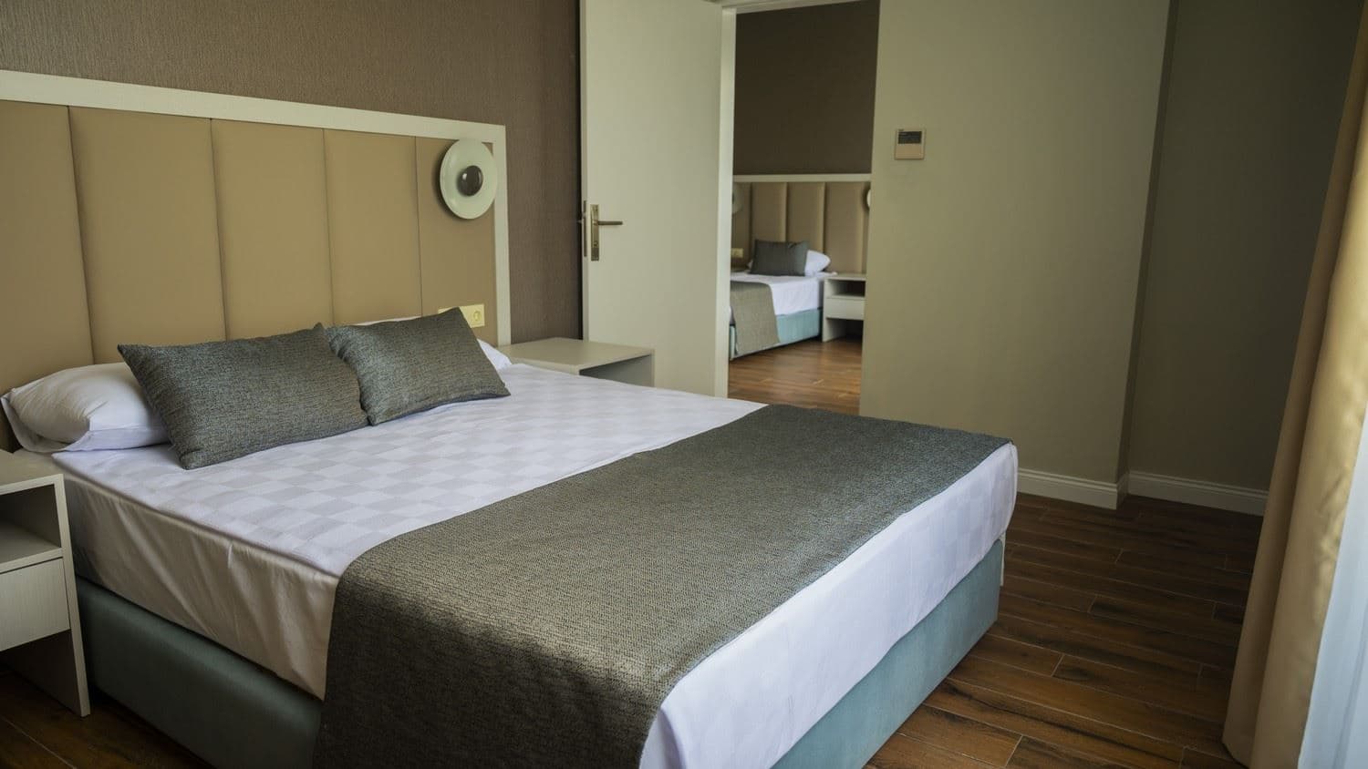 rooms-family-room