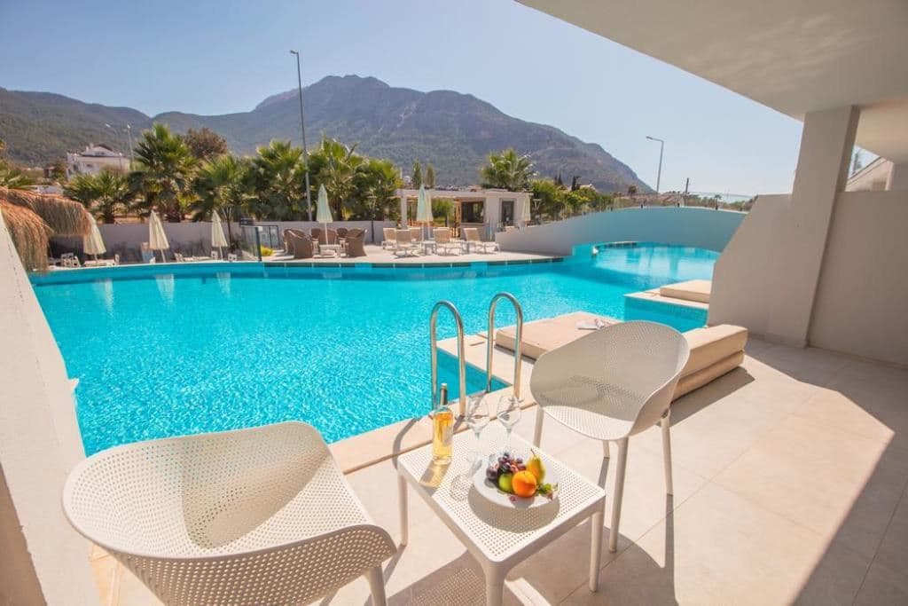 rooms-swim-up-rooms