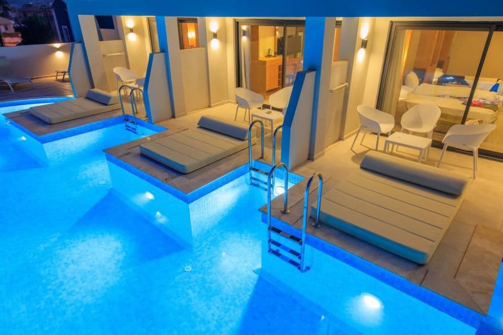 rooms-swim-up-rooms