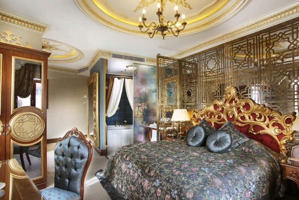 rooms-deluxe-room-city-view